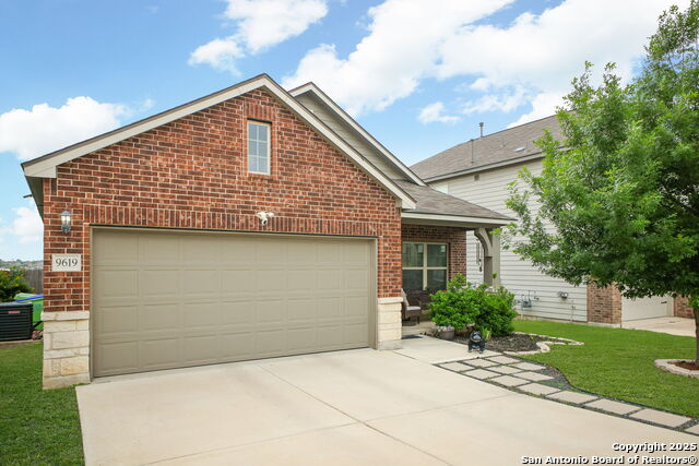 Listing photo id 2 for 9619 Rousseau