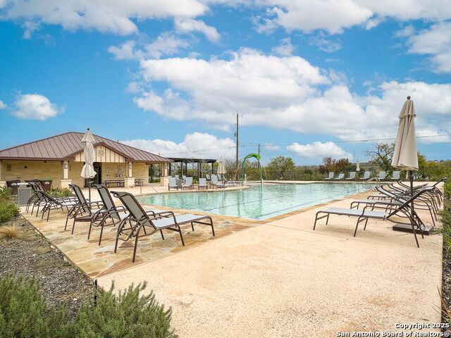 Listing photo id 38 for 9619 Rousseau