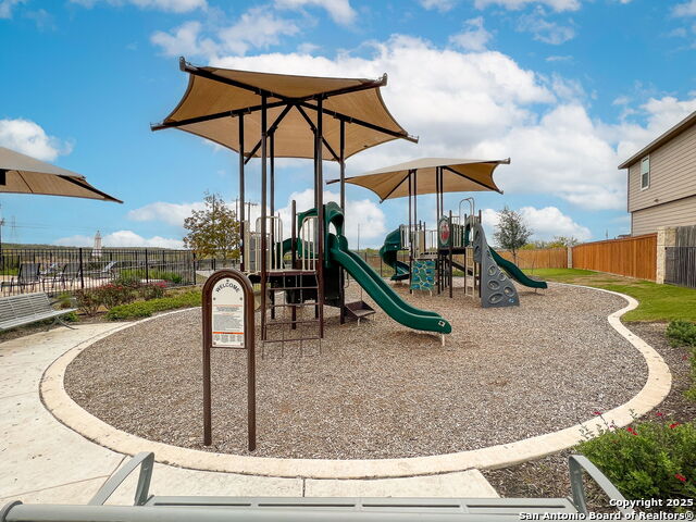 Listing photo id 43 for 9619 Rousseau