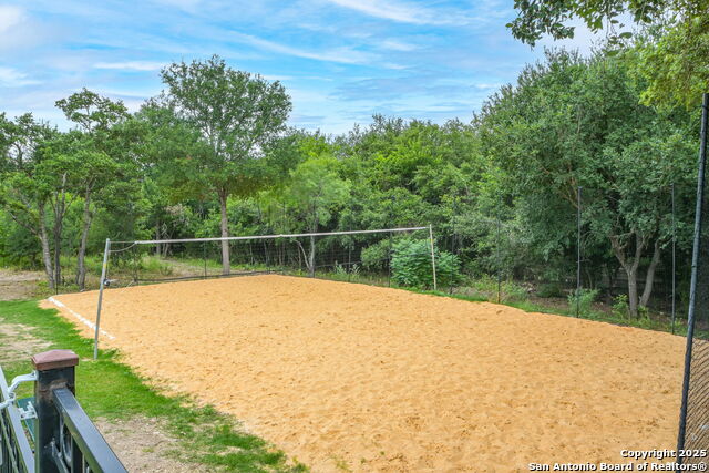 Listing photo id 45 for 9619 Rousseau