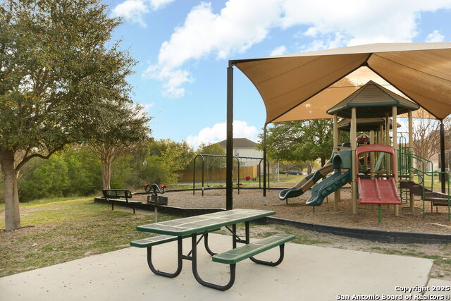 Listing photo id 48 for 9619 Rousseau