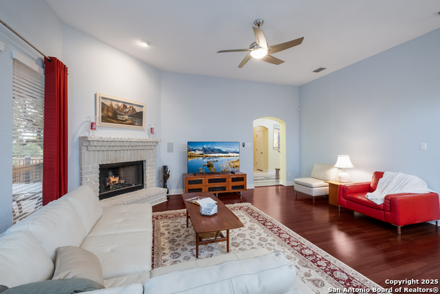 Image 18 of 47 For 1427 Clementson Dr