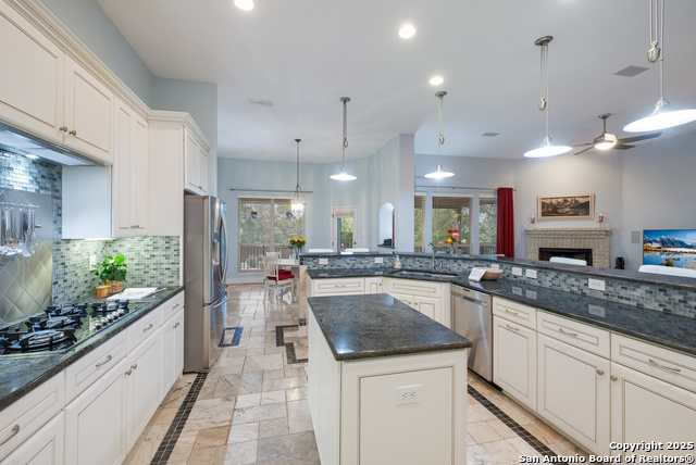 Image 20 of 47 For 1427 Clementson Dr