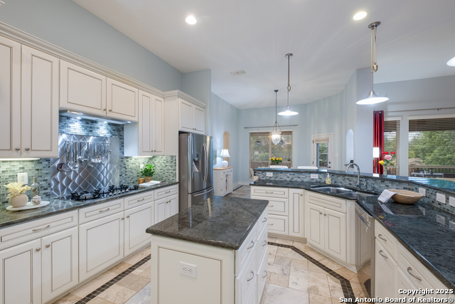 Image 21 of 47 For 1427 Clementson Dr