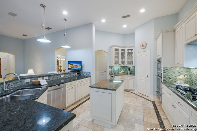 Image 22 of 47 For 1427 Clementson Dr