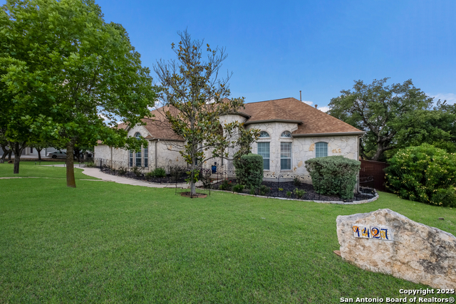 Image 4 of 47 For 1427 Clementson Dr
