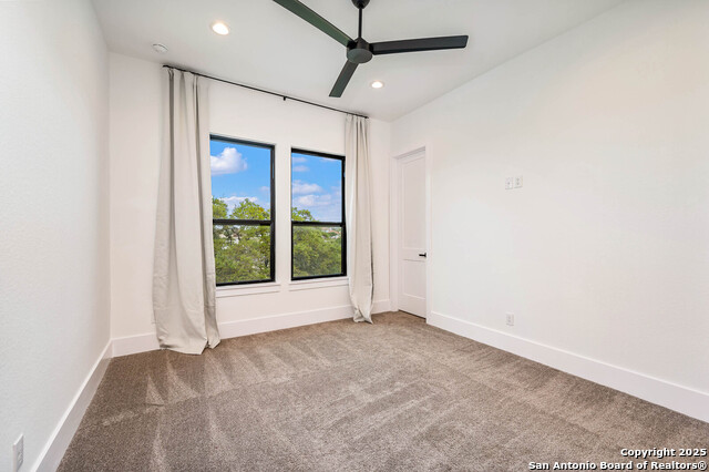 Listing photo id 25 for 23119 Norfolk Canyon