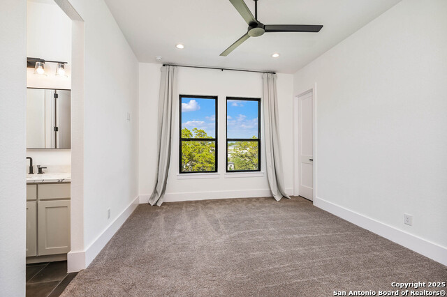 Listing photo id 26 for 23119 Norfolk Canyon