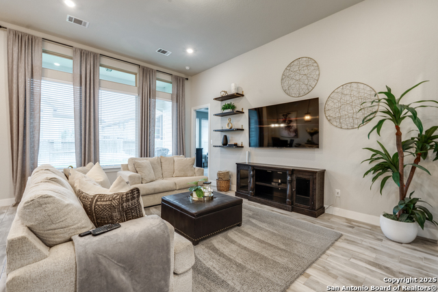 Image 10 of 29 For 108 Tiltwood Ct