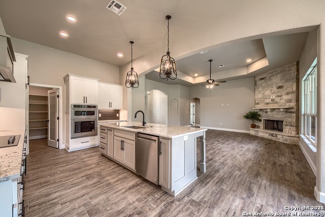 Listing photo id 9 for 104 Hondo Ridge