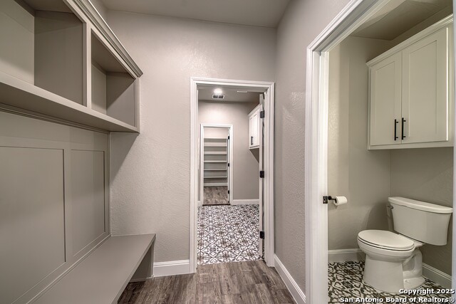 Listing photo id 11 for 104 Hondo Ridge
