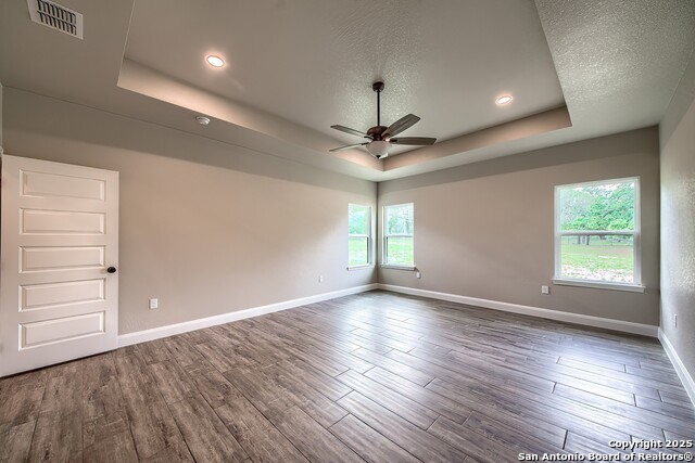 Listing photo id 13 for 104 Hondo Ridge