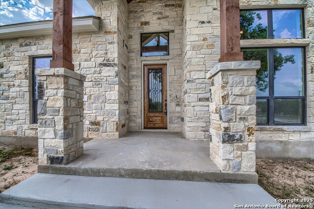 Listing photo id 2 for 104 Hondo Ridge