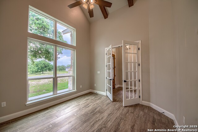Listing photo id 4 for 104 Hondo Ridge