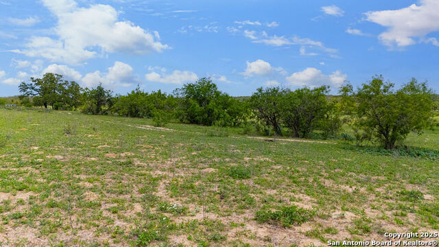 Listing photo id 10 for 230 Clear Lake
