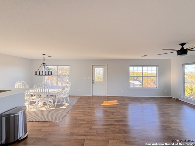 Listing photo id 8 for 726 Barbara Drive
