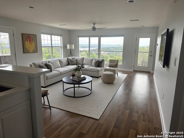 Listing photo id 9 for 726 Barbara Drive