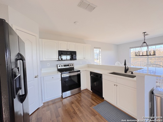 Listing photo id 10 for 726 Barbara Drive