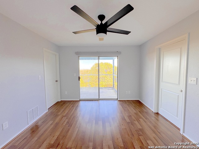 Listing photo id 17 for 726 Barbara Drive
