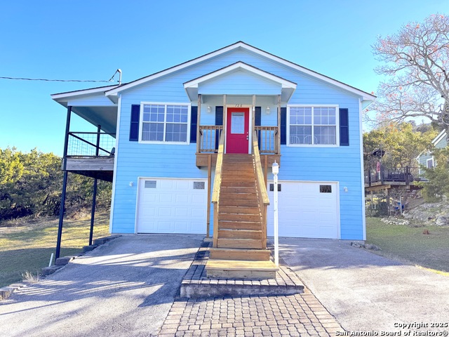 Listing photo id 0 for 726 Barbara Drive