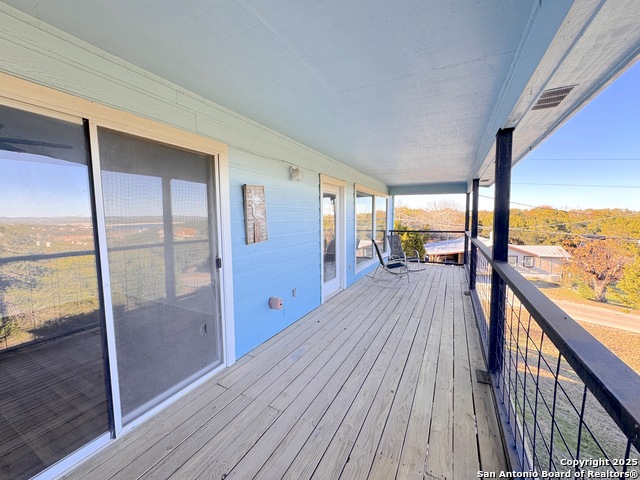 Listing photo id 22 for 726 Barbara Drive