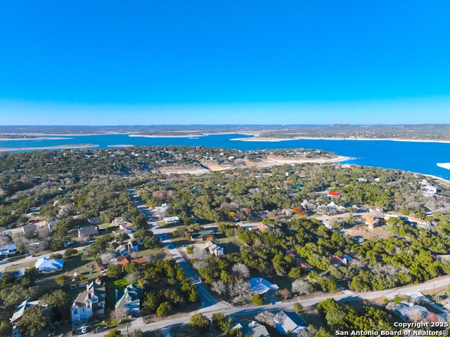 Listing photo id 1 for 726 Barbara Drive