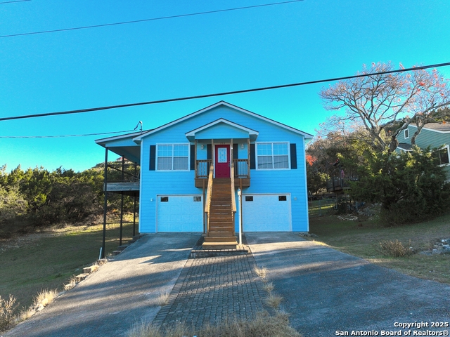 Listing photo id 30 for 726 Barbara Drive