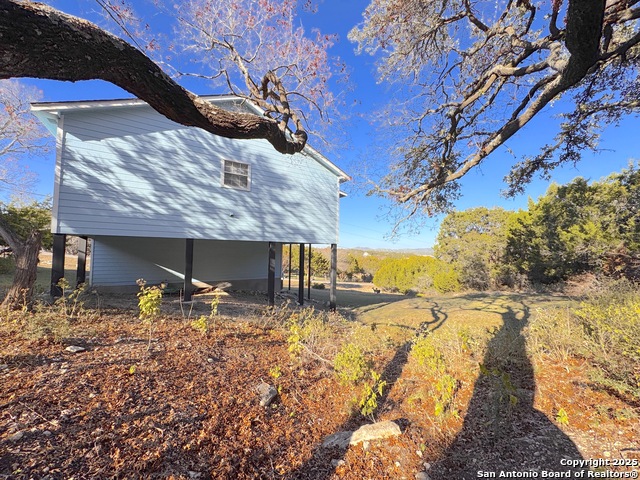 Listing photo id 33 for 726 Barbara Drive
