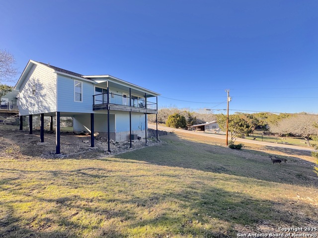 Listing photo id 34 for 726 Barbara Drive