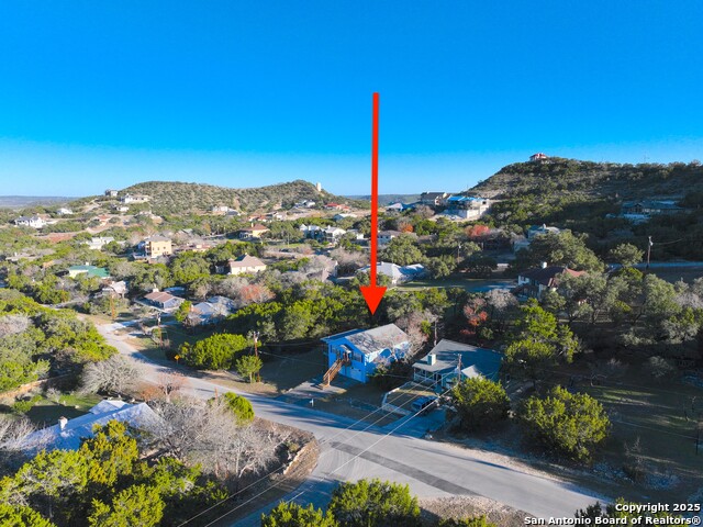 Listing photo id 3 for 726 Barbara Drive