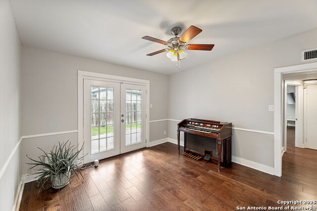 Image 17 of 30 For 338 Tophill  