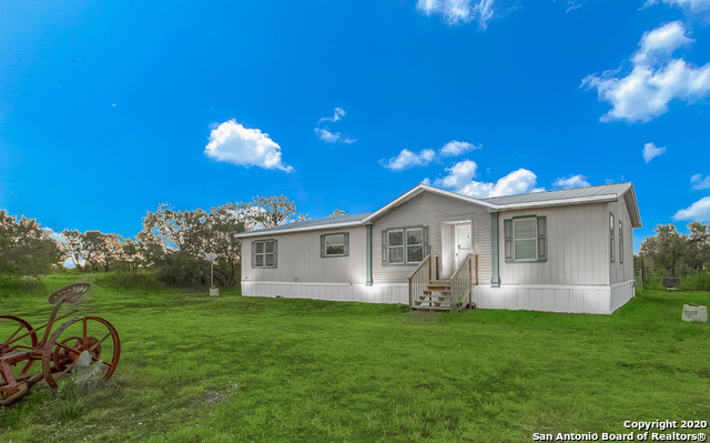Details for 227 Private Road 3531, Hondo, TX 78861