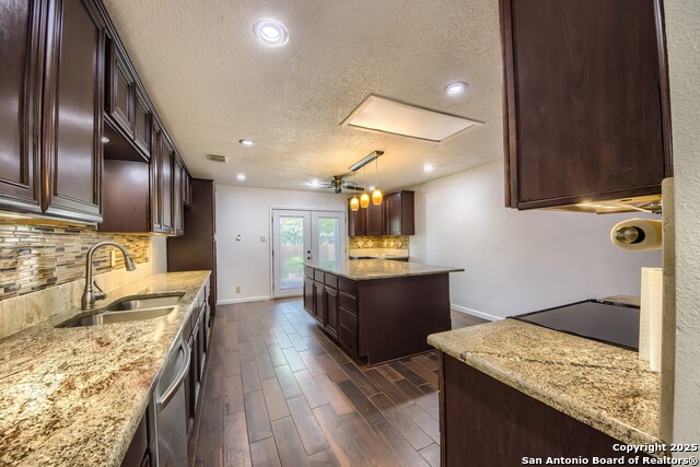 Listing photo id 8 for 9038 Koenig