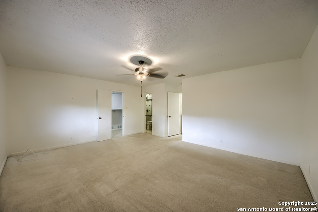 Listing photo id 16 for 9038 Koenig