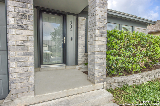Listing photo id 1 for 9038 Koenig