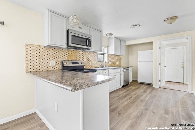 Listing photo id 8 for 1307 11th