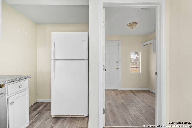 Listing photo id 10 for 1307 11th