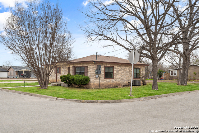 Listing photo id 0 for 1307 11th