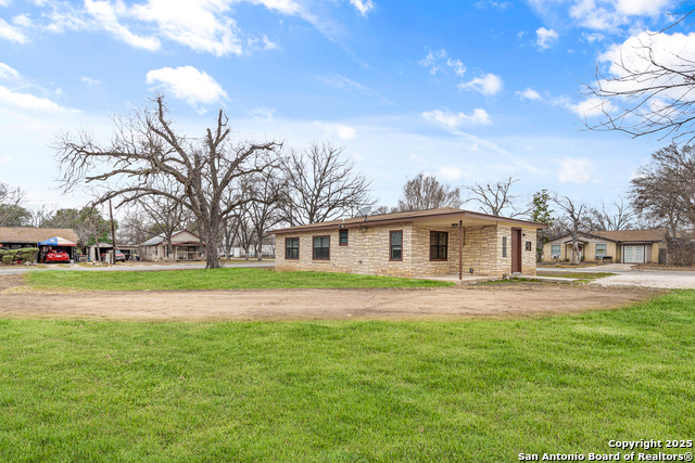 Listing photo id 22 for 1307 11th