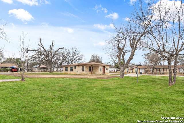 Listing photo id 26 for 1307 11th