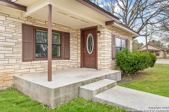 Listing photo id 2 for 1307 11th