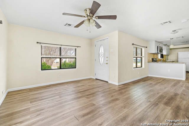 Listing photo id 3 for 1307 11th
