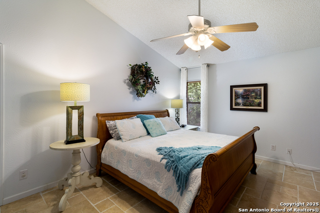 Listing photo id 10 for 8706 Timber Lodge