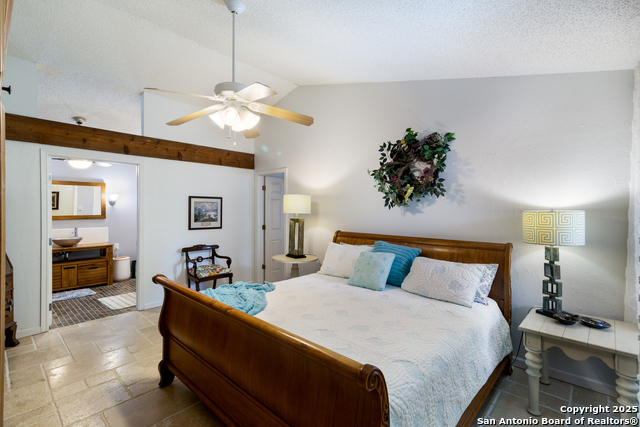 Listing photo id 11 for 8706 Timber Lodge