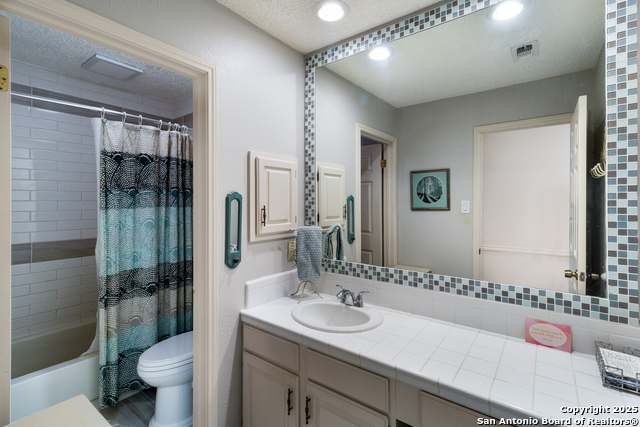 Listing photo id 15 for 8706 Timber Lodge