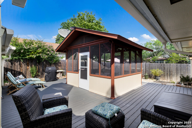 Listing photo id 16 for 8706 Timber Lodge