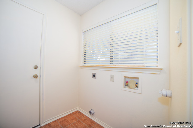 Image 12 of 24 For 13506 Magnolia Brk