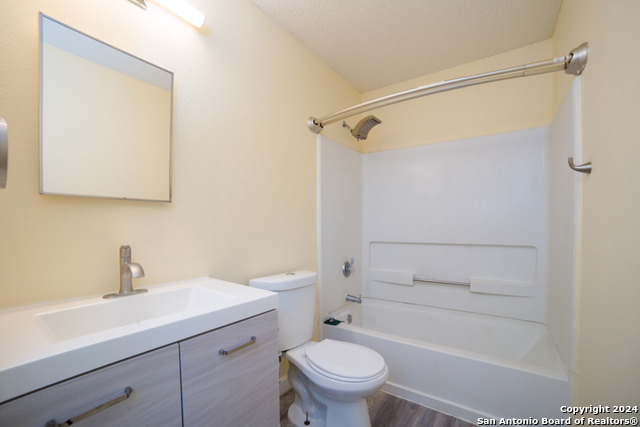 Image 15 of 24 For 13506 Magnolia Brk