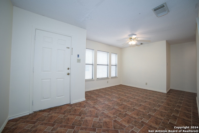 Image 3 of 24 For 13506 Magnolia Brk