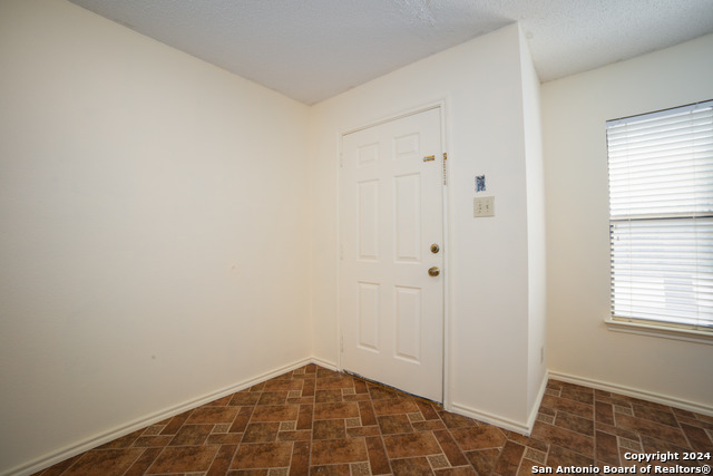 Image 5 of 24 For 13506 Magnolia Brk